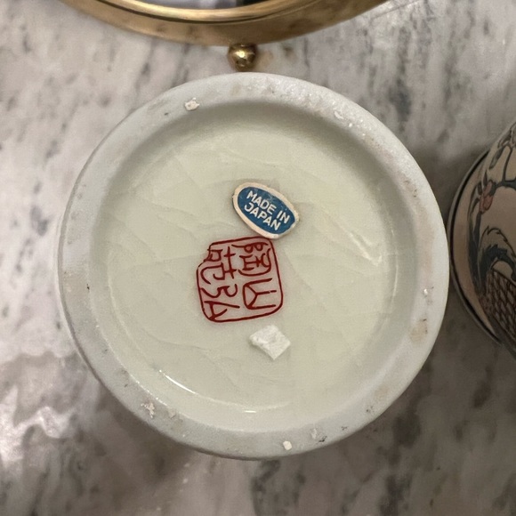 Vintage Japanese Peacock Vase - Picture 4 of 4